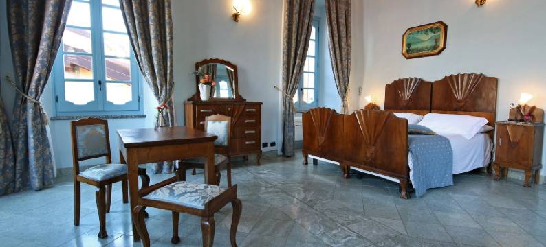 维切雷宫(Palazzo Del Vicerè)图片