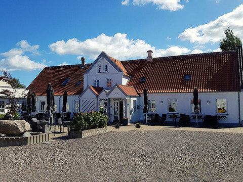 阿尔贝克吉尔库洛酒店