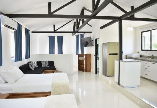 Fuego Lodge Hotel Overview