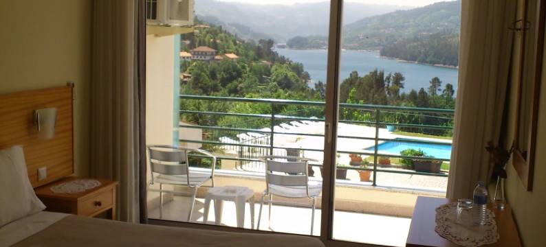 格雷斯拉戈亚阿苏尔酒店(Hotel Lagoa Azul do Geres)图片