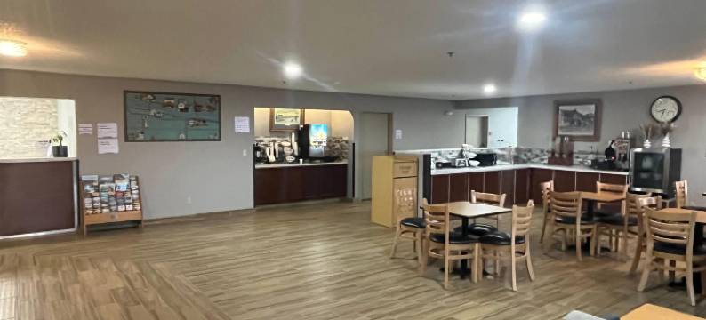 温德姆戴斯酒店及套房威廉斯堡IA北(Days Inn & Suites by Wyndham Williamsburg IA North)图片