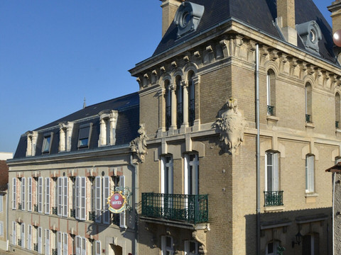 让松卡斯特酒店