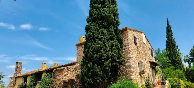 Mimosa农场(Masia Mimosa Completa)图片