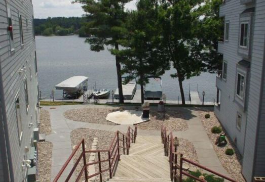 Condos at 530 E. Hiawatha Hotel Overview