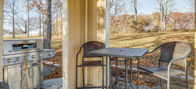 宁静的罗素泉家 w/ 火坑 & 池塘！(Peaceful Russell Springs Home w/ Fire Pit & Pond!)图片