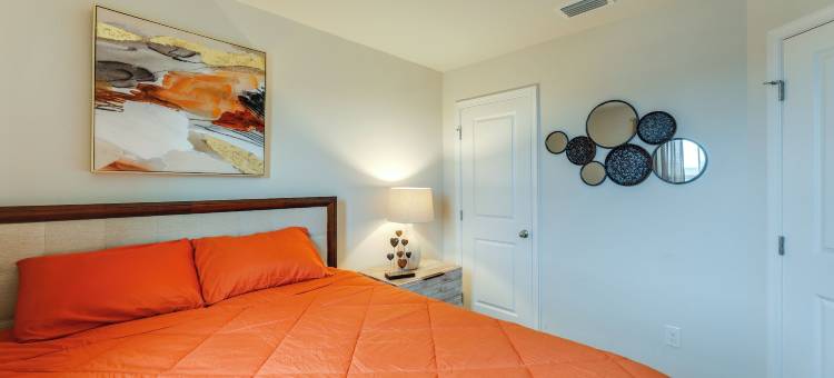 阳光明媚的米尔福德联排别墅距离Riverwalk <2英里！(Sunlit Milford Townhome < 2 Mi to Riverwalk!)图片