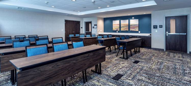 贝克斯菲尔德中心汉普顿套房酒店(Hampton Inn & Suites by Hilton Bakersfield Central)图片