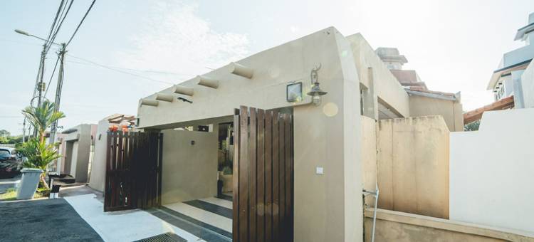 Batu Pahat Santalia Pool Villa 4BR 12pax图片