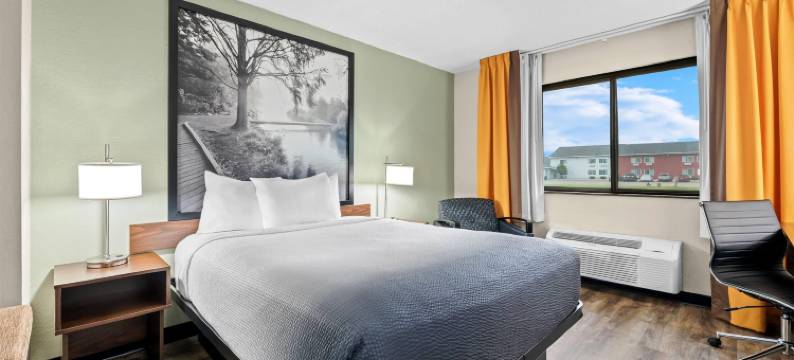 亚历山大明尼苏达州速8酒店(Super 8 by Wyndham Alexandria MN)图片