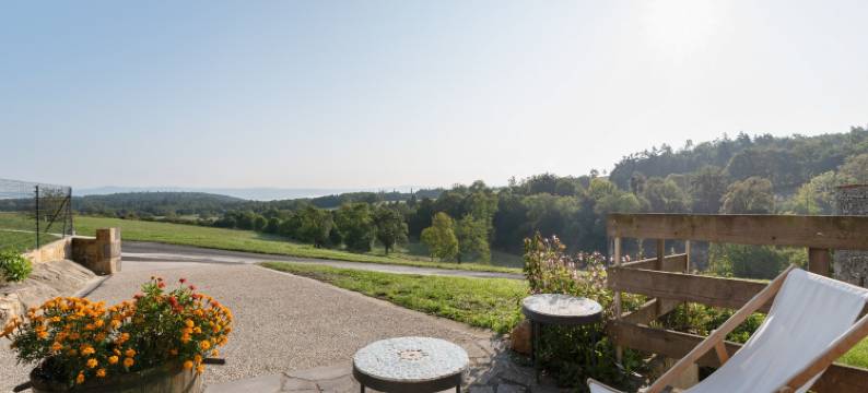 Holiday home with private terrace图片