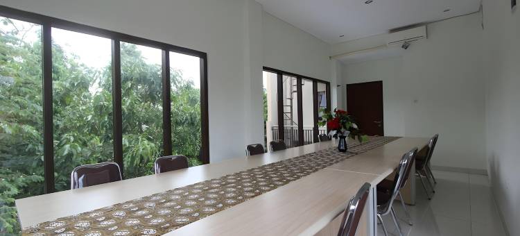 红多兹酒店@图兰加萨里(RedDoorz @ Turangga Sari)图片