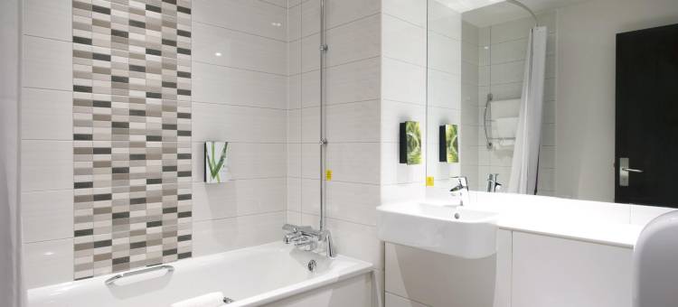 普瑞米尔伦敦托尔沃斯酒店(Premier Inn London Tolworth)图片