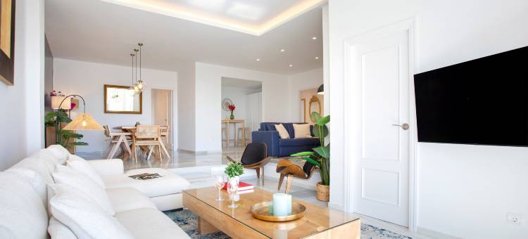 Exclusive 2BD apartment with private terrace in Marbella. Royal Gardens图片