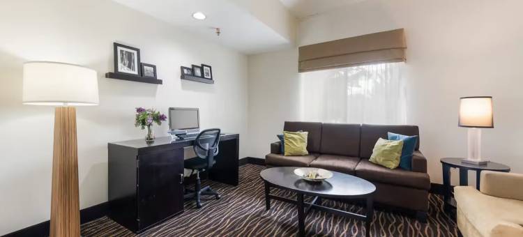 诺克斯维尔,田纳西–6号套房酒店-Downtown(Studio 6 Suites – Knoxville, TN - Downtown)图片