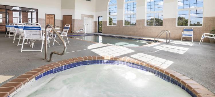 奥科马温德姆豪生套房酒店(Howard Johnson by Wyndham Oacoma Hotel & Suites)图片