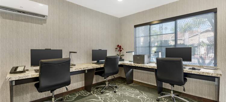 四轮马车贝斯特韦斯特优质酒店(Best Western Plus Carriage Inn)图片