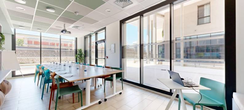 普里维洛奇斯图伦中心火车站公寓酒店(Apparthotel Privilodges Toulon)图片