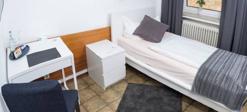 希特普拉兹酒店(Hotel & Apartment am Theaterplatz)图片