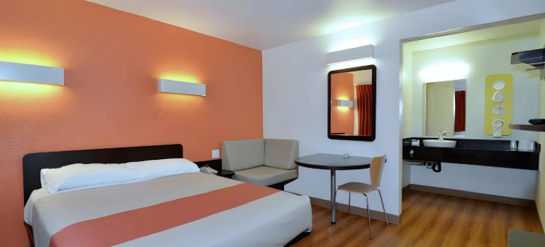 棕榈沙漠6号汽车旅馆- 棕榈泉区(Motel 6 Palm Desert, CA - Palm Springs Area)图片