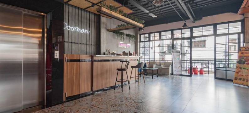 红多兹Plus@门卫旅馆(RedDoorz Plus @ Doorman Guest House)图片