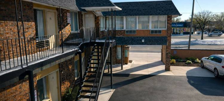 皇后B汽车旅馆，底特律-沃伦(The Queen B Motel, Detroit-Warren)图片