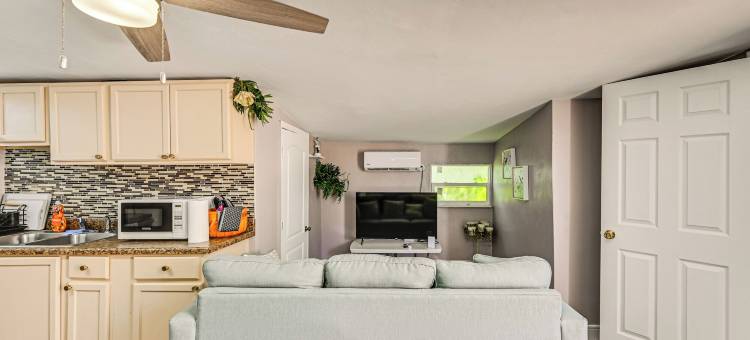 距公共泳池2英里！带庭院的那不勒斯舒适小屋(2 Mi to Public Pool! Cozy Naples Cottage w/ Patio)图片
