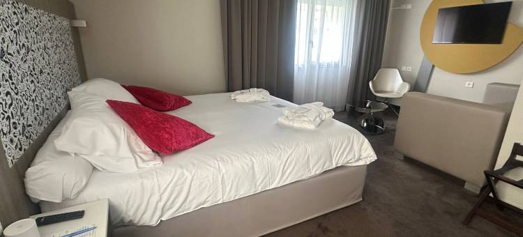 里昂狼峡谷宜必思尚品蓝宝石(Ibis Styles Lyon Gorge de Loup Saphir)图片