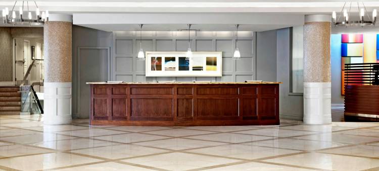 多伦多北公园大道喜来登套房酒店(Sheraton Parkway Toronto North Hotel & Suites)图片