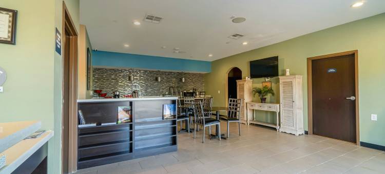 OYO 近沙纳 TX 的莫尔顿旅馆及套房(Moulton Inn &  Suites by OYO Near Shiner TX)图片