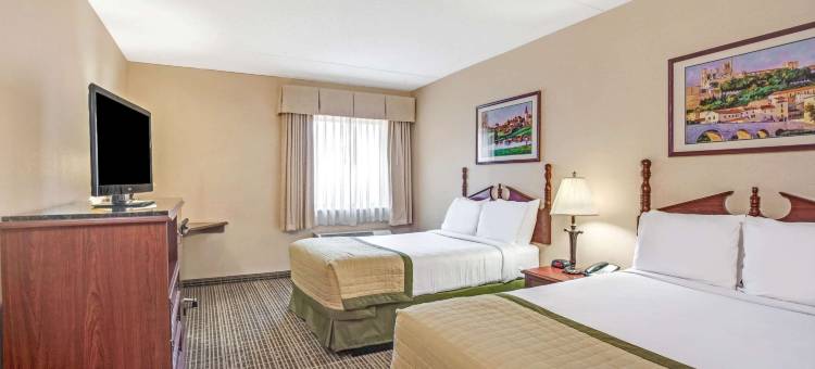 路易斯威尔机场南呗盟套房酒店(Baymont by Wyndham Louisville Airport South)图片