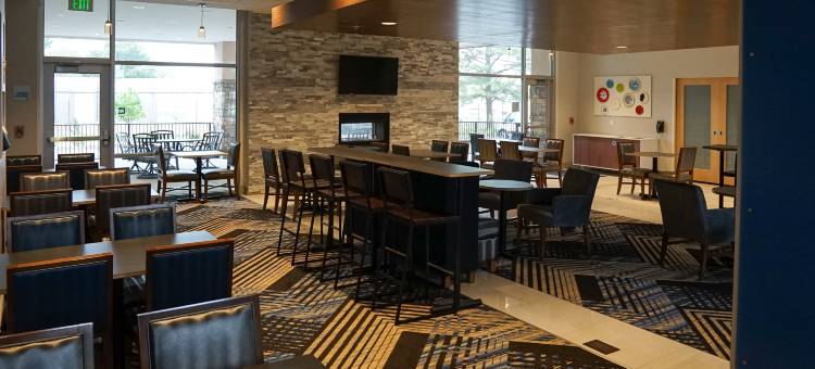 丹佛奥罗拉医学校区智选假日套房酒店(Holiday Inn Express & Suites Denver - Aurora Medical Campus)图片