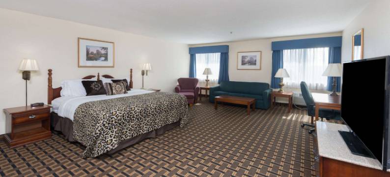 欧塞奇海滩呗盟套房酒店(Baymont by Wyndham Osage Beach)图片