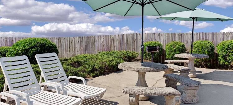 桑福德温德姆呗盟酒店(Baymont by Wyndham Sanford)图片