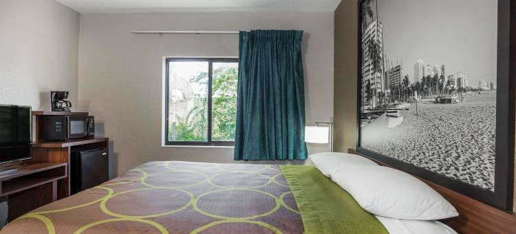 帕诺滩速8酒店(Super 8 by Wyndham Pompano Beach)图片