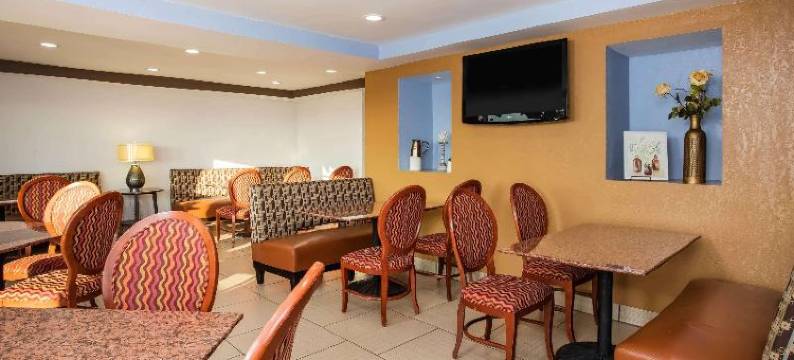 韦恩堡速 8 酒店(Travelodge by Wyndham Fort Wayne North)图片