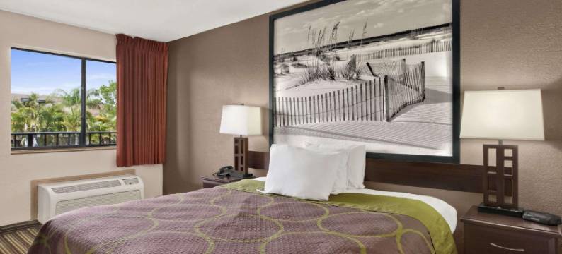 迈尔斯堡速8酒店(Super 8 by Wyndham Fort Myers)图片