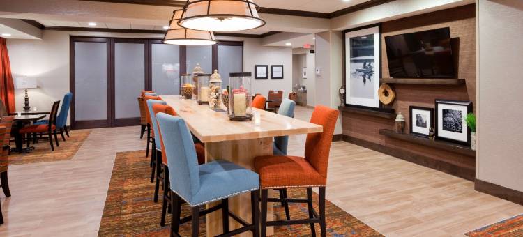 明尼阿波利斯布卢明顿西欢朋酒店(Hampton Inn Minneapolis Bloomington West)图片
