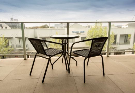 Mawson Lakes Hotel Hotel Overview