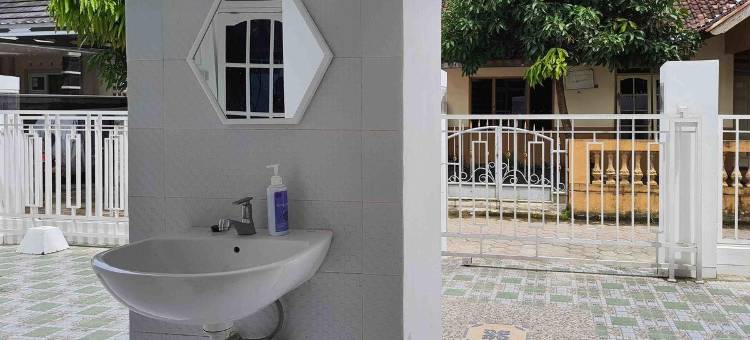 红多兹伊斯兰酒店-戈登路(RedDoorz Syariah at Jalan Godean)图片