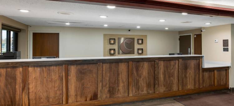 舒适酒店及套房印第安纳波利斯西北 - 学院公园(Comfort Inn & Suites Indianapolis Northwest - College Park)图片