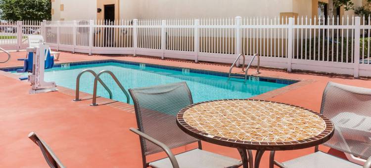 新伊比利亚戴斯套房酒店(Days Inn & Suites by Wyndham New Iberia)图片