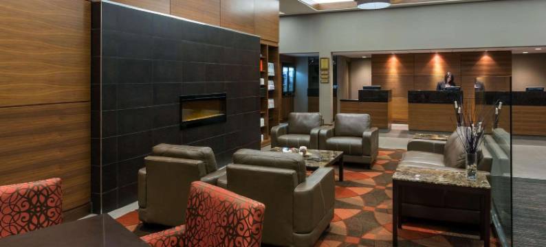 麦克默里堡丽笙套房酒店(Radisson Hotel & Suites Fort McMurray)图片