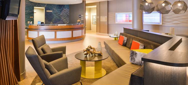 柯罗纳河畔SpringHill 酒店(SpringHill Suites Corona Riverside)图片