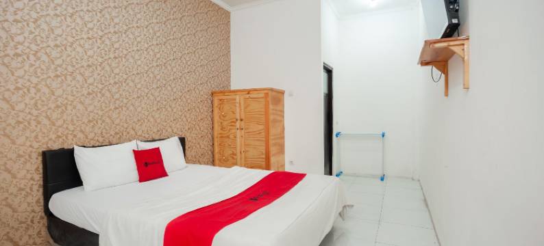 红多兹伊斯兰酒店-近贾蒂桑普纳医院(RedDoorz Syariah Near Jatisampurna Hospital)图片