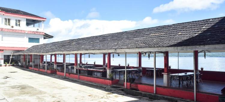 红多兹Plus酒店@蒂尔塔肯卡那酒店(RedDoorz Plus @ Tirta Kencana Hotel)图片