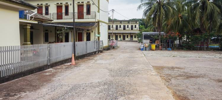 RedDoorz Syariah Near Rsud Dr HM Rabain图片