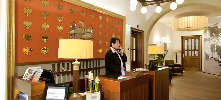 戈尔登阿德勒斯塔德古特酒店(Stadt-Gut-Hotel Gasthof Goldener Adler)图片