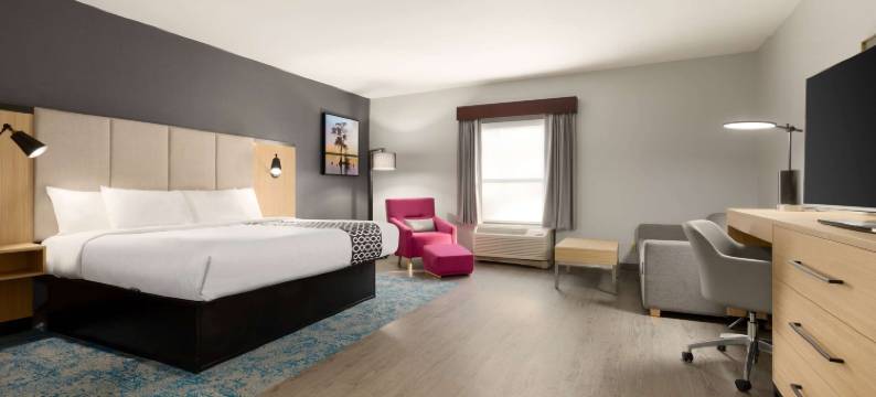 塞尔玛/史密斯菲尔德I-95拉昆塔温德姆套房酒店(La Quinta Inn & Suites by Wyndham Selma/Smithfield I-95)图片