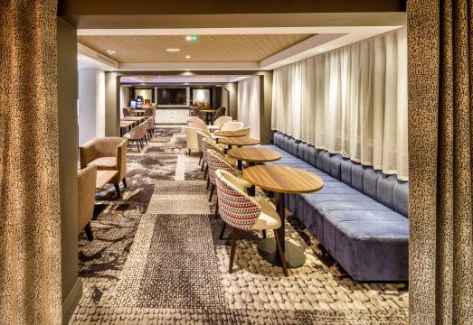 Crowne Plaza Manchester Airport Over view