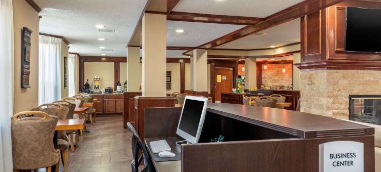 艾迪生-达拉斯品质套房酒店(Quality Suites Addison-Dallas)图片